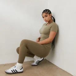 Essential Short Sleeve Fitted T-Shirt