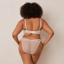 Illustration Balcony Bra