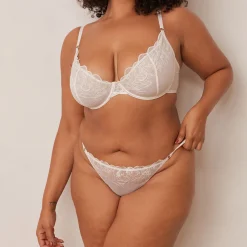 Illustration Balcony Bra