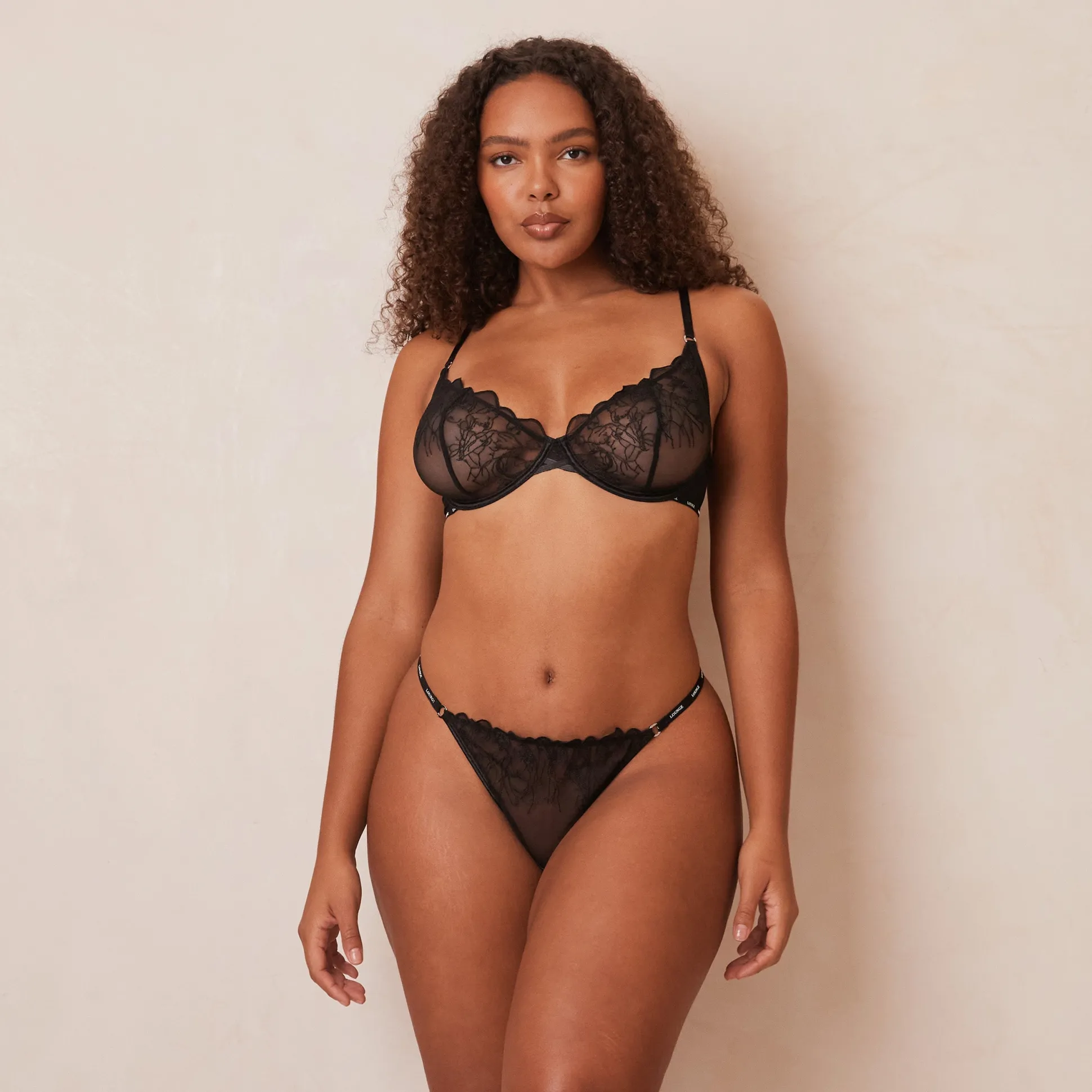 Illustration Balcony Bra