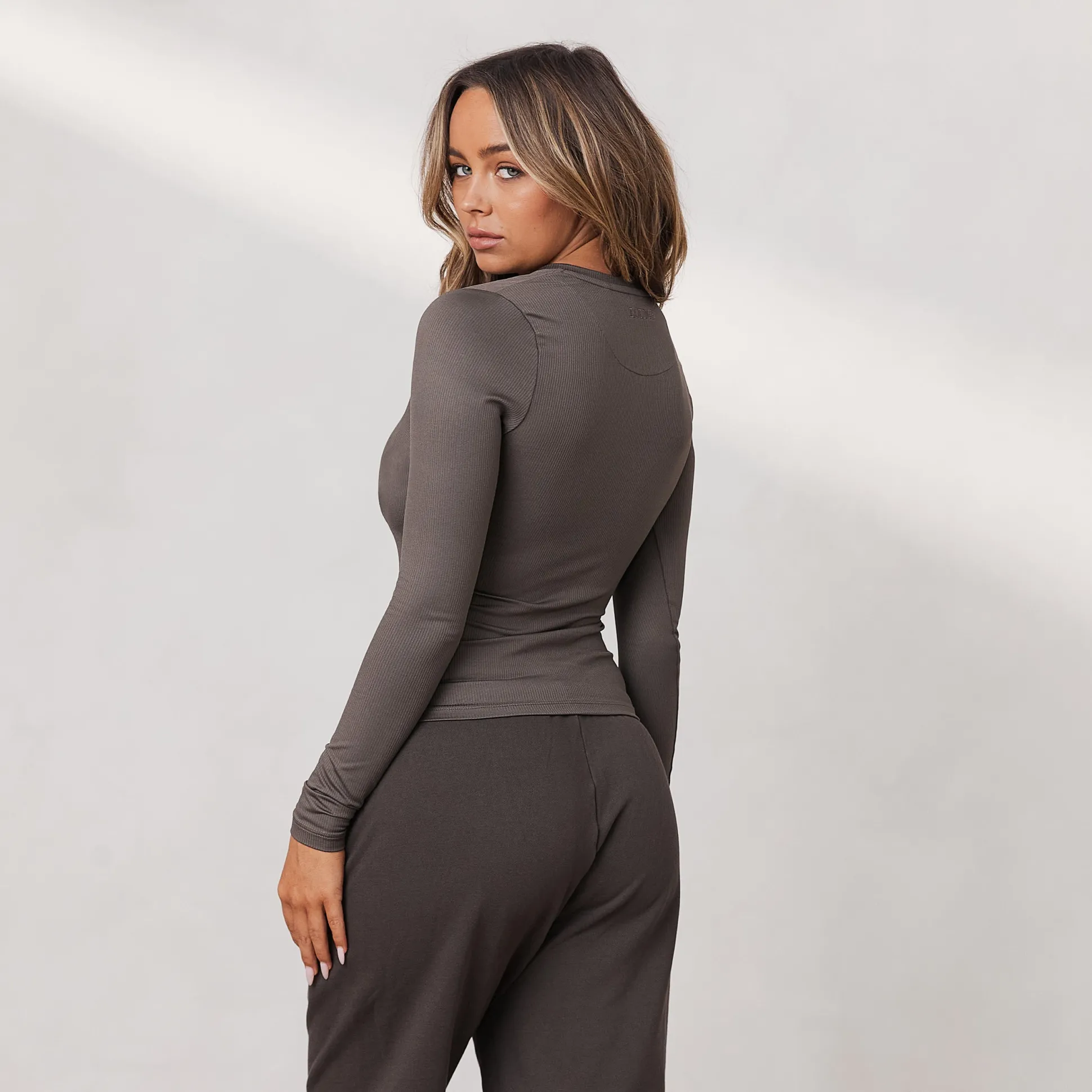 Signature Ribbed Long Sleeve Zip-Up Top
